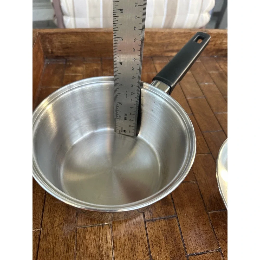 Meyer 18/10 Stainless Steel 1 Quart Saucepan with Lid Impact Bonded Base 0.9LEUC